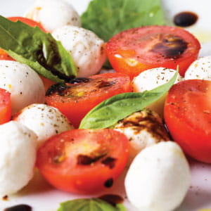 Linked Image Grid with Captions1